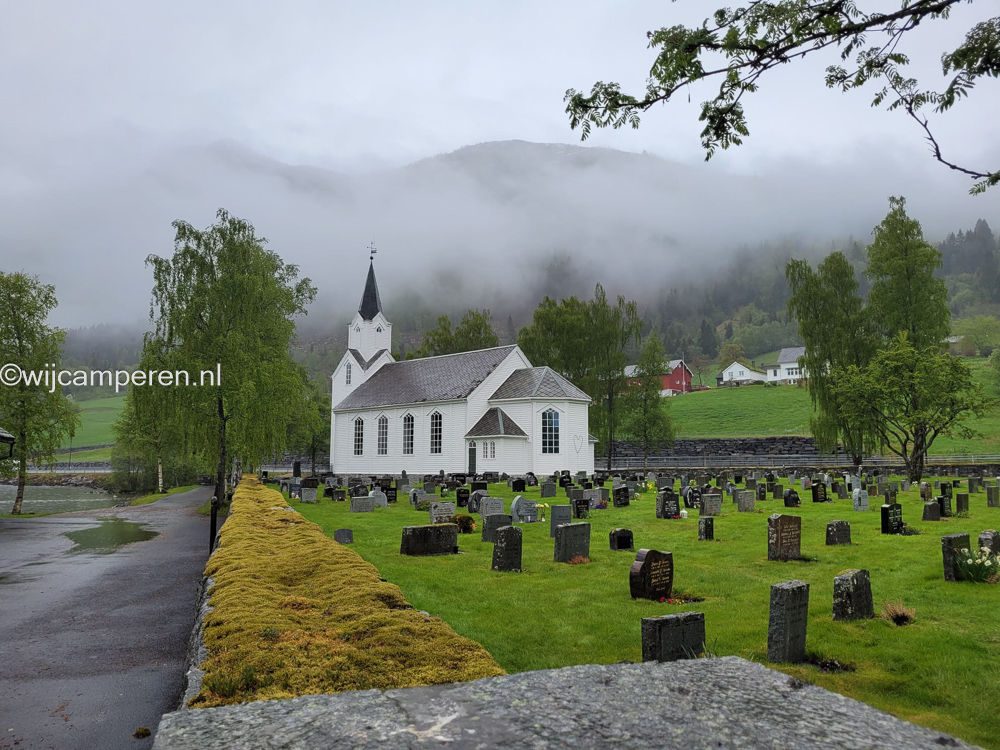 Helgheim kyrkje